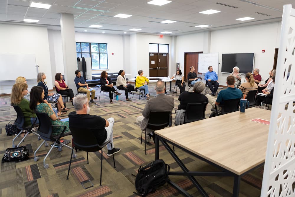 Regan leads a faculty engagement session in the Center for Teaching and Learning.